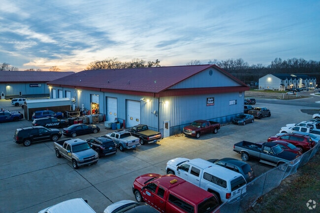Building Photo - District on Main