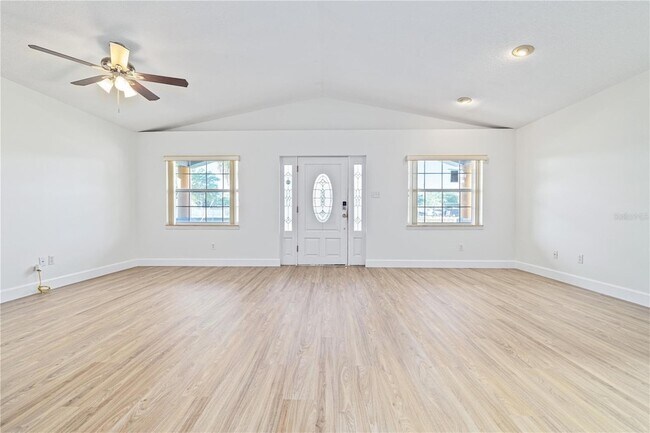 Foto del edificio - 113 W Gladys St