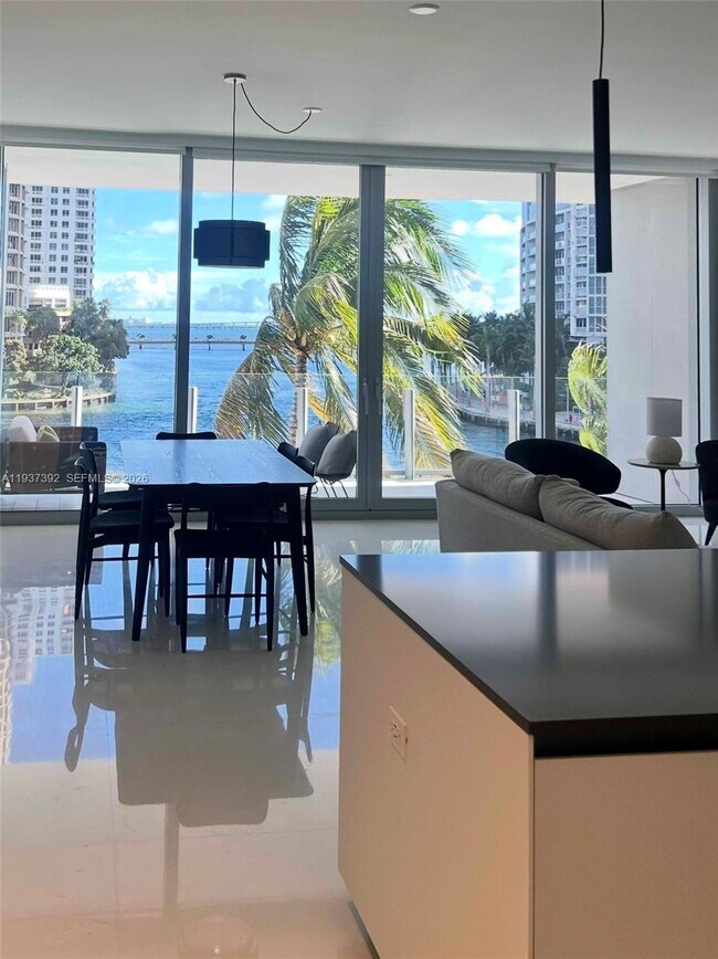 Foto del edificio - 300 Biscayne Blvd Way