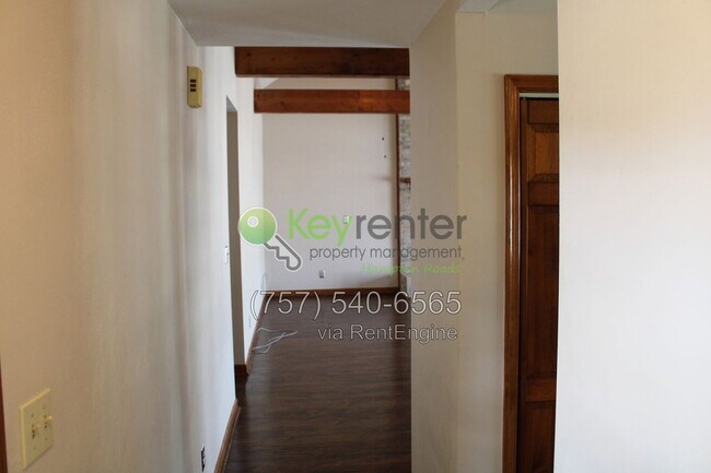 Foto del edificio - 1210 Plantation Lakes Cir
