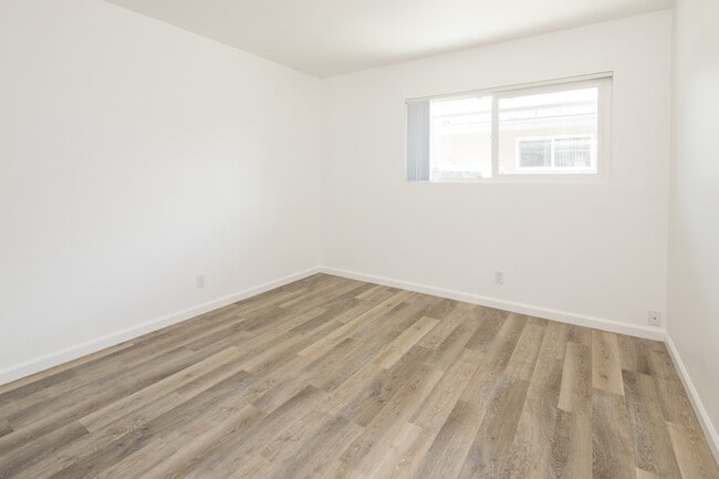 Foto del edificio - 6740 Sabado Tarde Rd