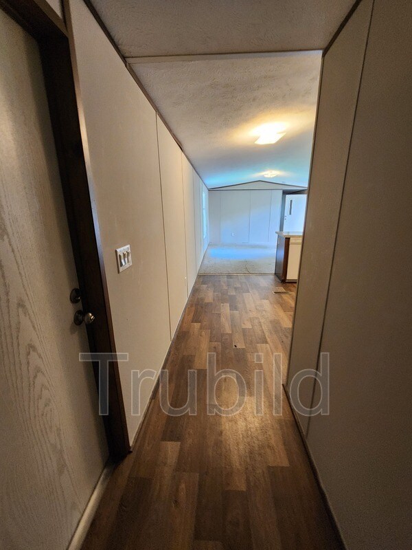 Foto del edificio - 1979 Cardell Rd