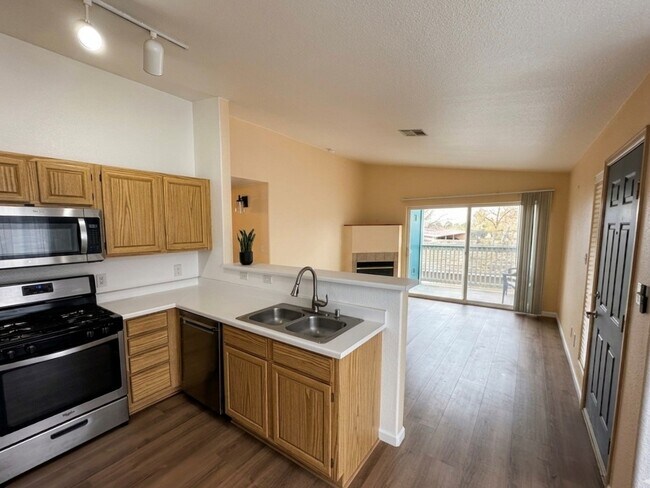 Foto del edificio - 3712 Cactus Creek Ct