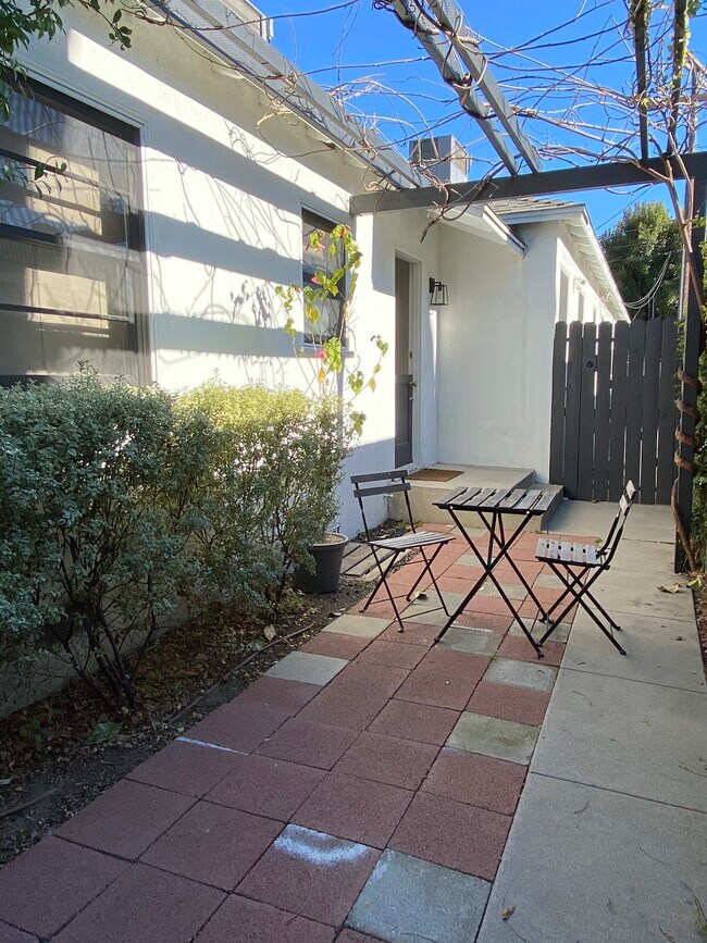 private outdoor space off of kitchen - 11112 Exposition Blvd