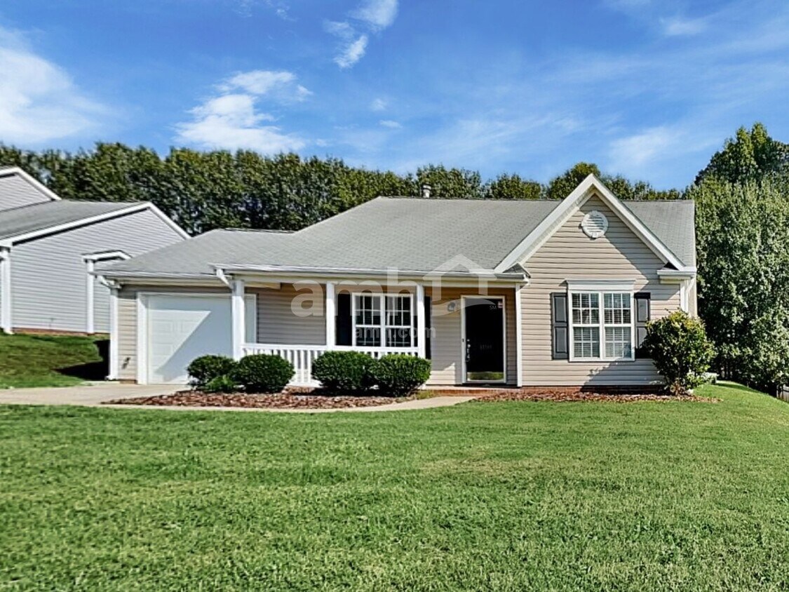 Primary Photo - 4190 Oakridge Place Dr