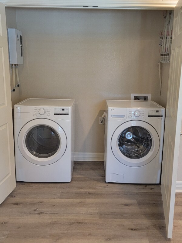 Building Photo - 1955 Pence St