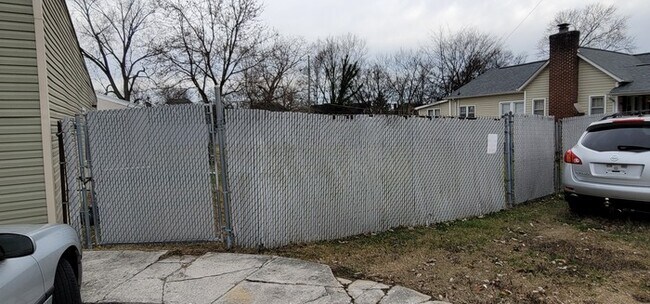 Building Photo - 432 E Morelia Ave