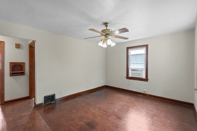 Building Photo - 7007 Paisley Dr