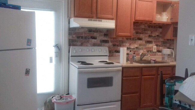 Foto del edificio - 116 N Church St