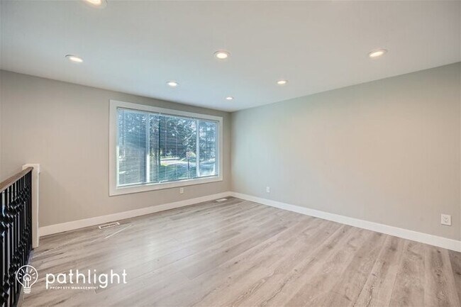 Foto del edificio - 19302 79th St E, Bonney Lake, WA, 98391
