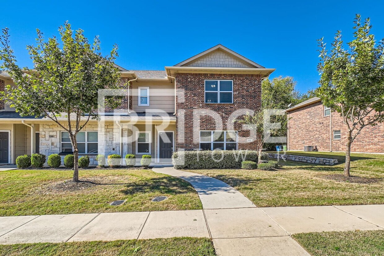 Foto principal - 1408 Lakecrest Ln