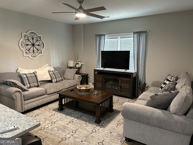 Foto del edificio - 88 Old Vineyard Wy