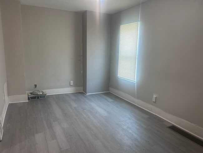 Foto del edificio - 2163 E 84th St