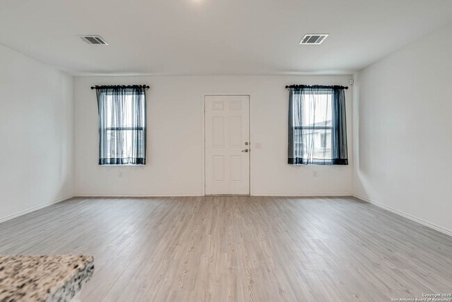 Foto del edificio - Super cute 3 Bedroom 2 Bath Home Southside...