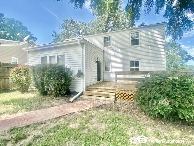 Building Photo - 6100 Pleasant Dr
