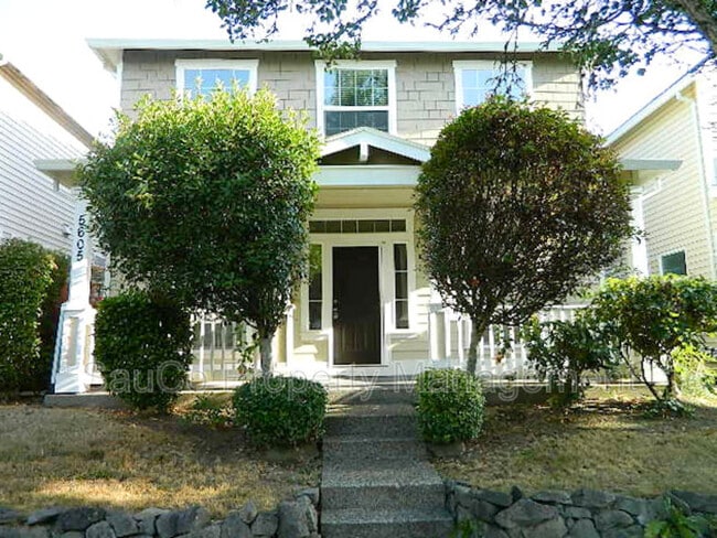 Photo - 5605 Northeast Caddis Drive House