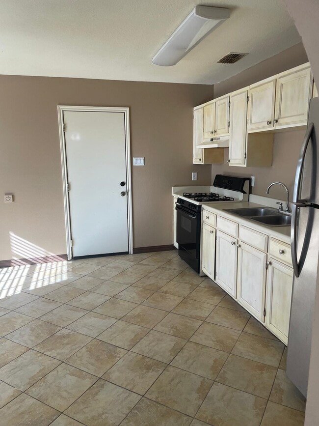 Building Photo - 11811 Fawn Dr