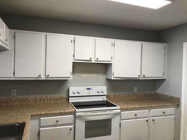 Kitchen - 610 Orange Blossom Dr