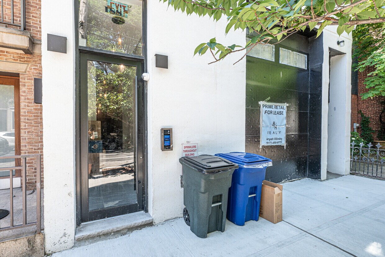 Entrance - 188 Freeman St