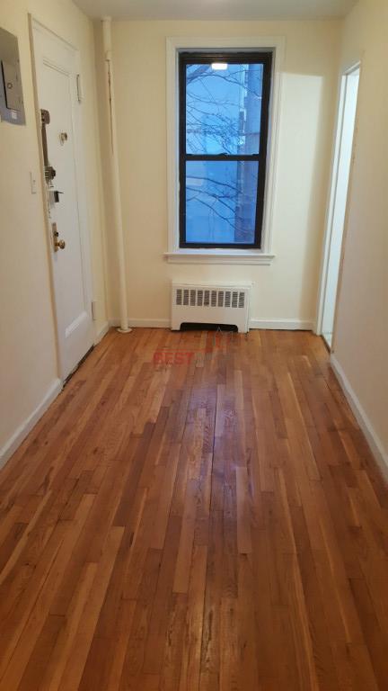 Building Photo - 207 W 21st St