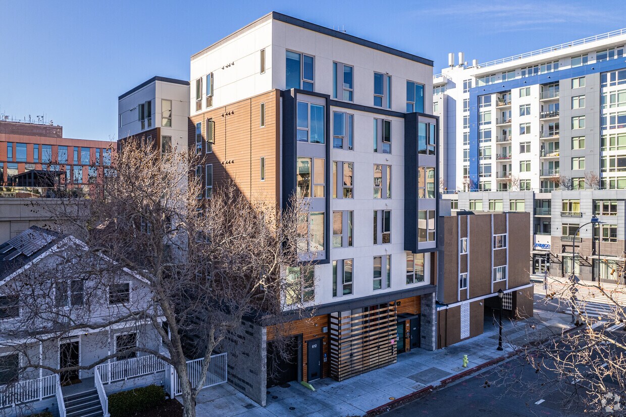 Primary - 612 Jefferson Ave