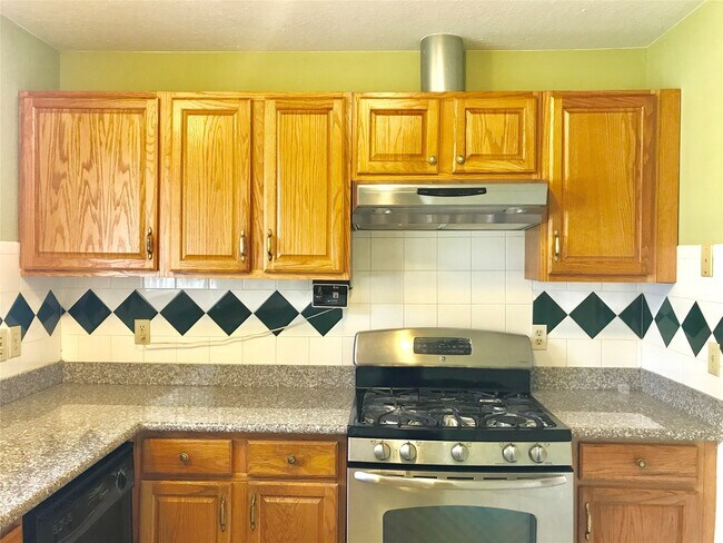 Building Photo - 3330 Creek Grove Dr