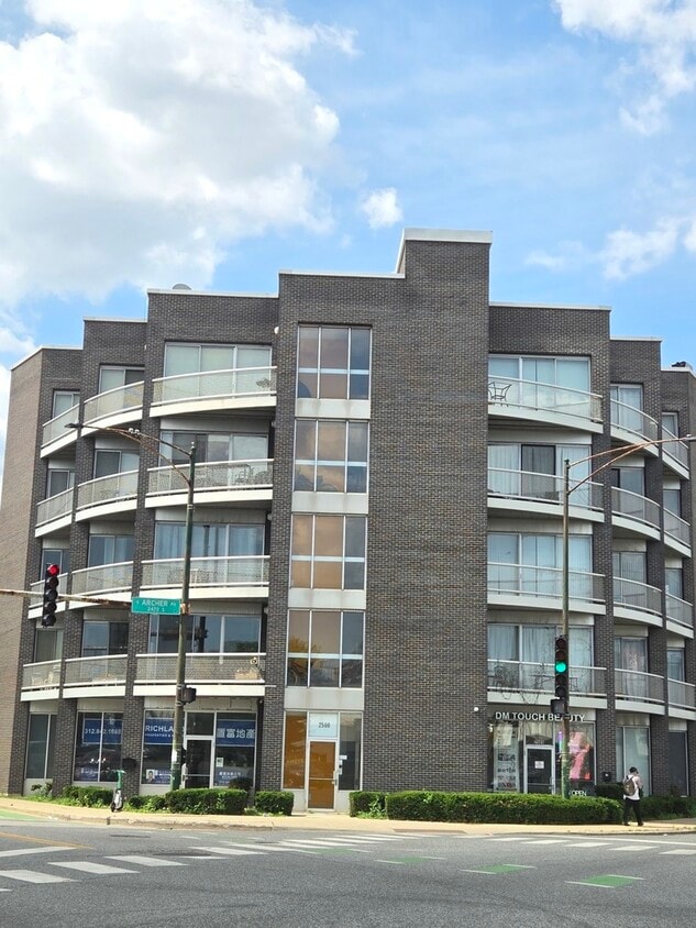 Primary Photo - 2500 S Halsted St