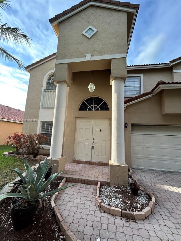 Primary Photo - 18427 NW 11th St