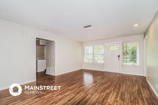 Building Photo - 1301 Leeway Ave