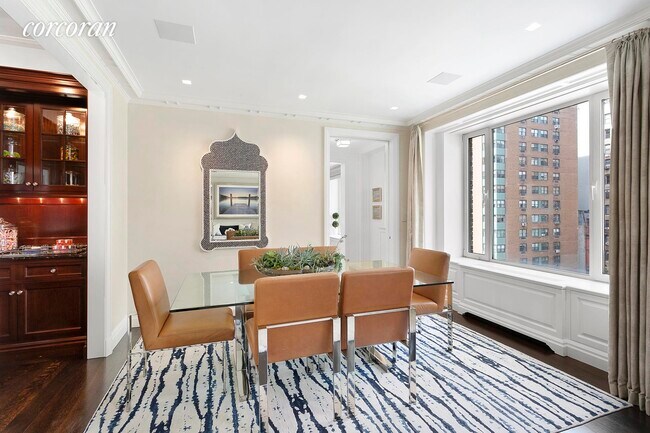 Building Photo - 1045 Park Ave