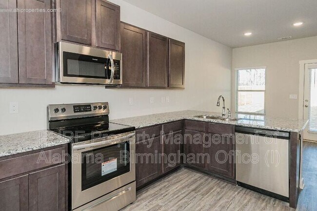Foto del edificio - 3543 Misty Hollow Dr