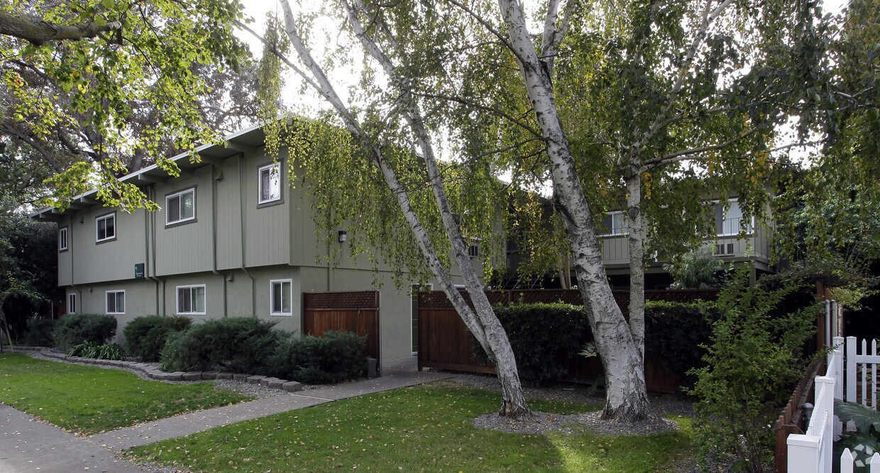 Primary Photo - 419 I St