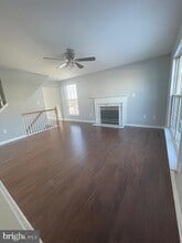 Building Photo - 19 Sir Thomas Ln