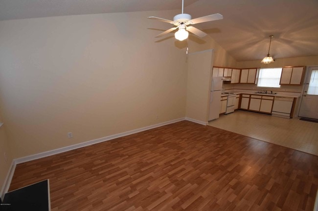 Building Photo - 2009B Shadowood Ct