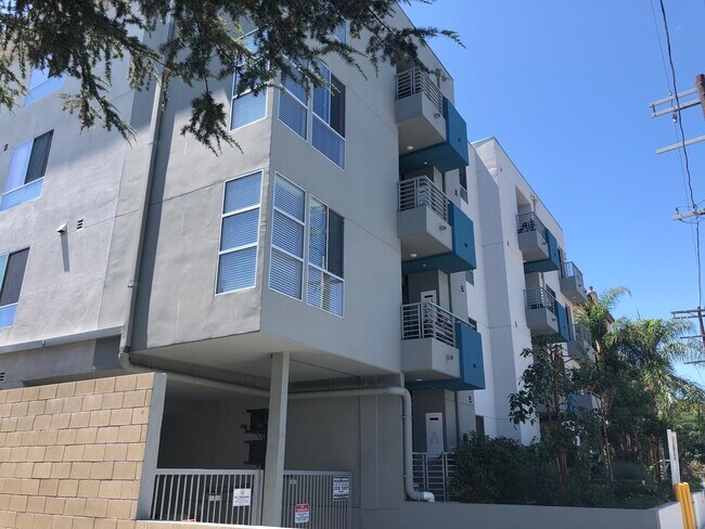 Foto del edificio - 10850 Bloomfield St