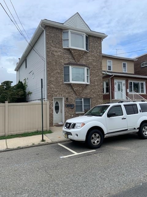 Building Photo - 1458 45th St