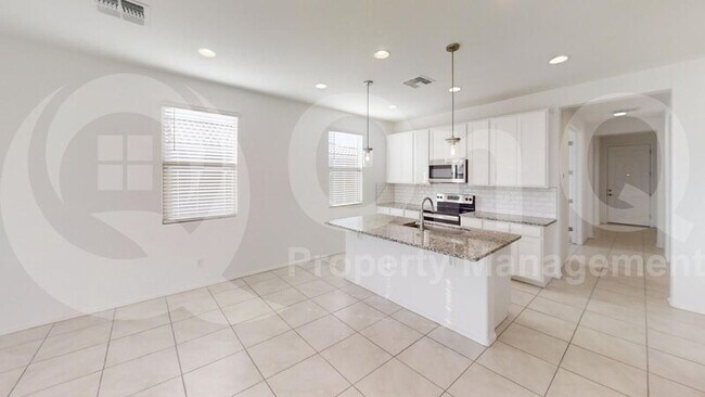 Foto del edificio - 24219 W Gibson Ln