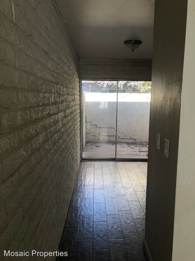 Foto del edificio - 1204 S McClintock Dr