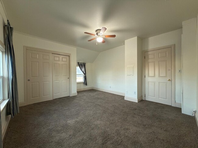 Building Photo - 320 E Indiana Ave