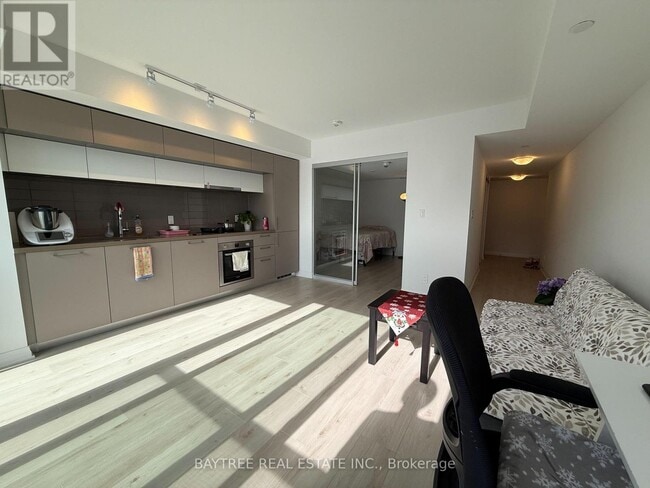 Building Photo - 99 Foxbar Rd