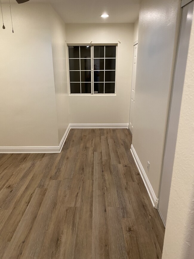 Foto del edificio - 2910 E 63rd St