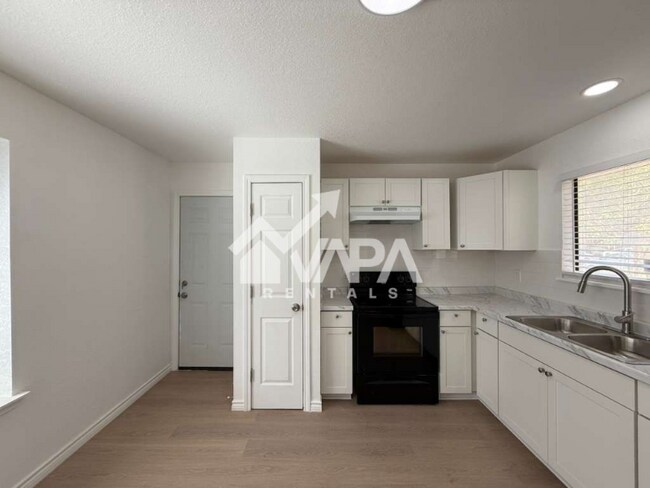 Foto del edificio - 3616 Candlernoll Cir