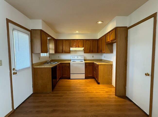 Building Photo - 128 W Terrace Ct