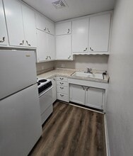 Building Photo - 607 NE 3rd Ave