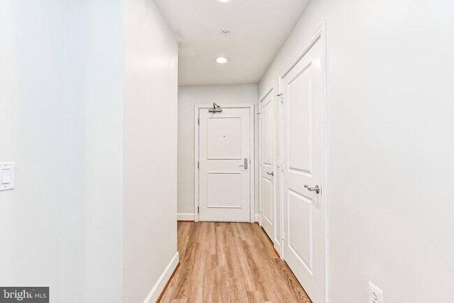 Building Photo - 3600 S Glebe Rd