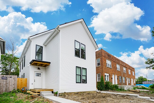 Building Photo - 788 E Mound St