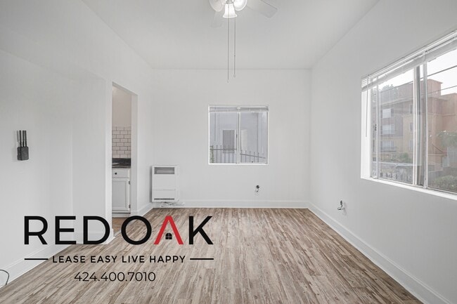 Building Photo - 250 Loma Dr