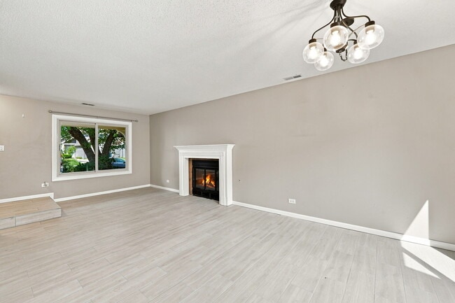 Building Photo - 15 Brittany Ln