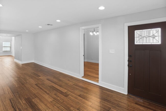 Foto del edificio - 2 Bedroom/2.5 Bath Mahncke Park Subdivision