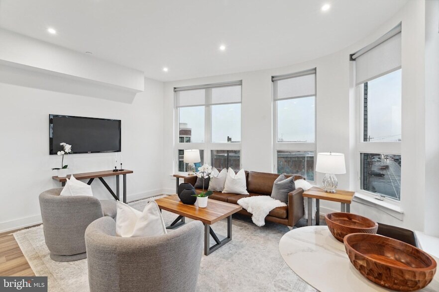 Foto principal - 2400 Frankford Ave